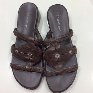 Baretraps leather flat form sandals